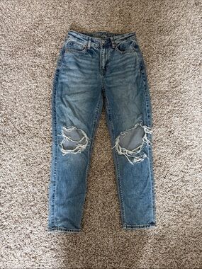 American Eagle Outfitters Mom Jeans in Medium Blue with Distressed Knees